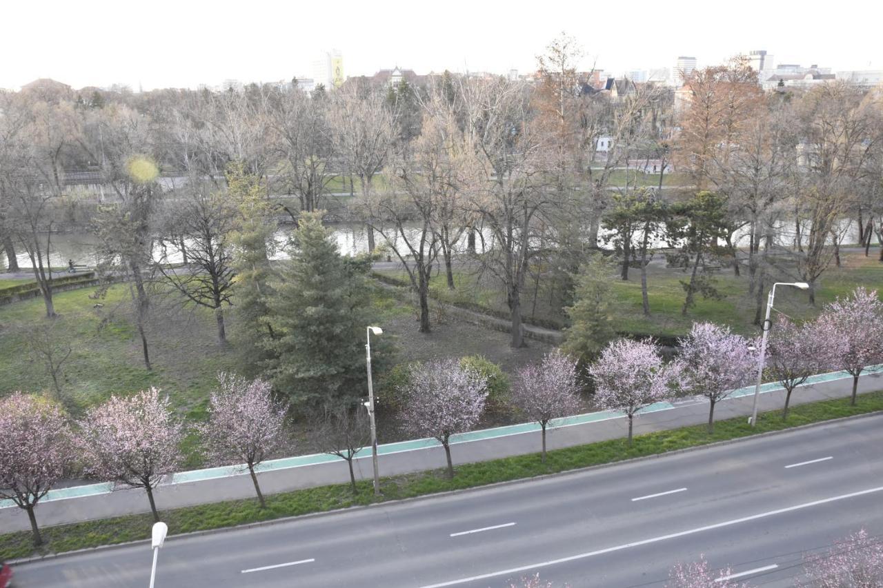 Riverside 1 Temeşvar Dış mekan fotoğraf
